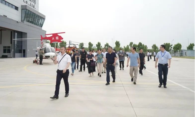 陜西省委黨校航空應(yīng)急救援實踐教學(xué)走進陜西直升機產(chǎn)業(yè)發(fā)展園